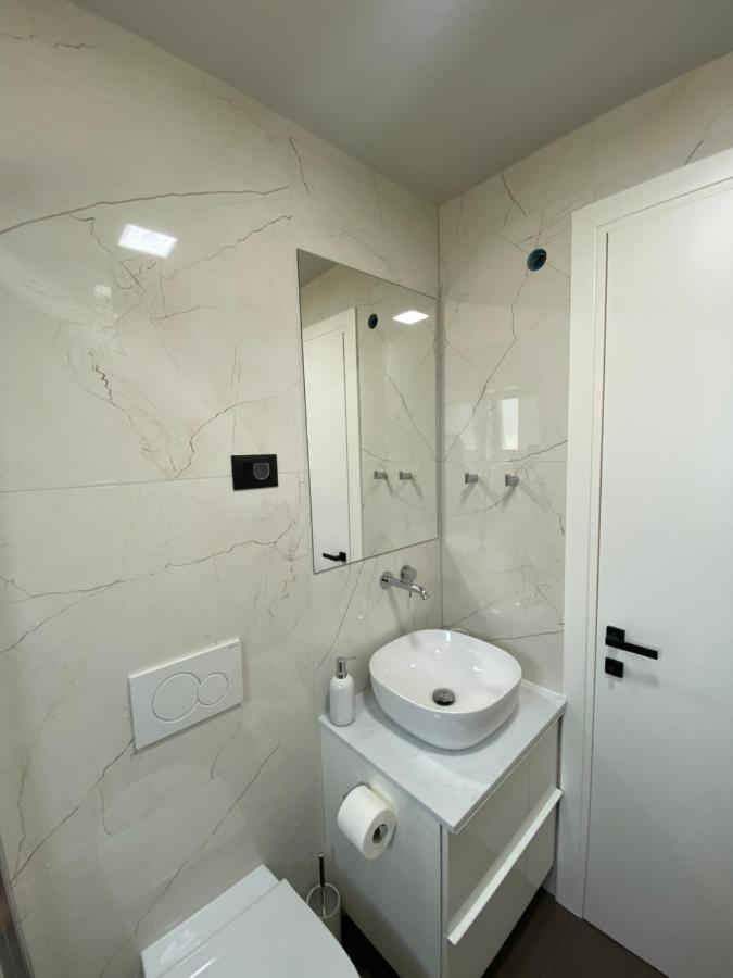 Prestige Studio Apartment Ровинь Экстерьер фото