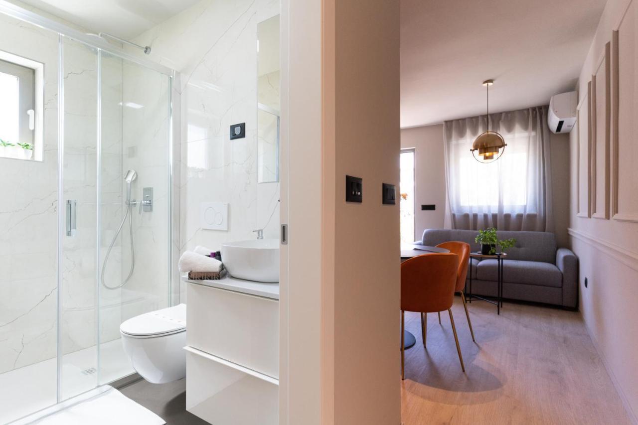 Prestige Studio Apartment Ровинь Экстерьер фото